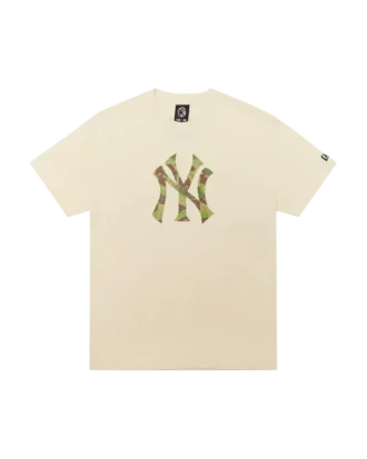 Camiseta con el logotipo de los NY Yankees en estampado Space Camo