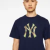 Camiseta con el logotipo de los NY Yankees en estampado Space Camo