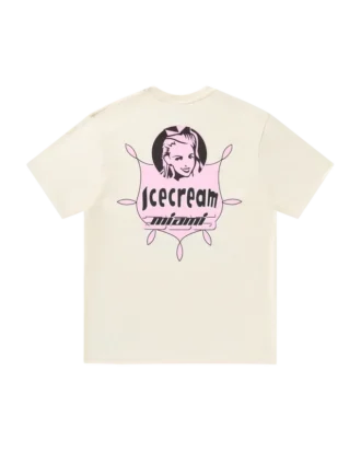 Camiseta con insignia rosa