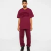 Camiseta con logotipo flocado