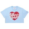Camiseta corta de mujer con corazón y logotipo en letra cursiva