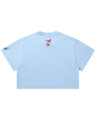 Camiseta corta de mujer con corazón y logotipo en letra cursiva