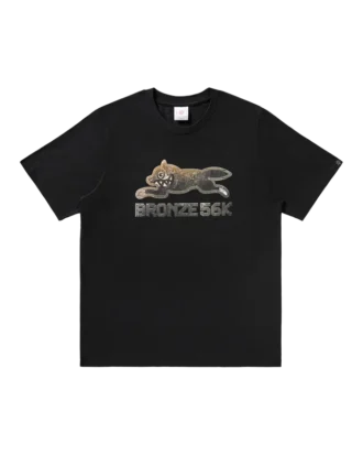 Camiseta del perro corriendo