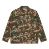 Chaqueta de campo con camuflaje de bosque y Running Dog corriendo