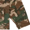Chaqueta de campo con camuflaje de bosque y Running Dog corriendo