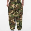 Pantalones cargo de camuflaje con estrellas (corte holgado)