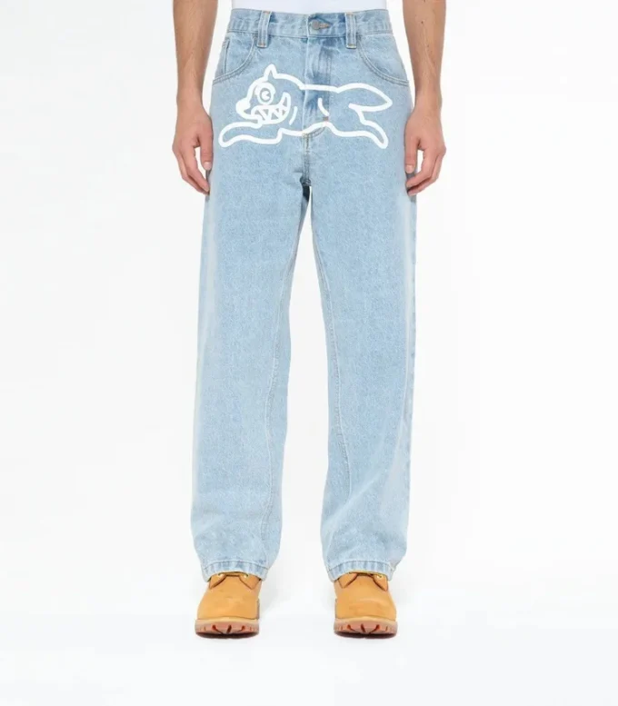 Pantalones vaqueros de doble bolsillo con el perro corriendo