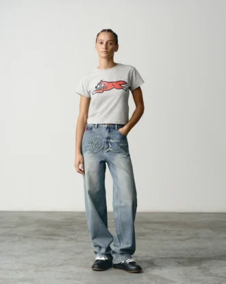 Camiseta corta de mujer con Running Dog corriendo