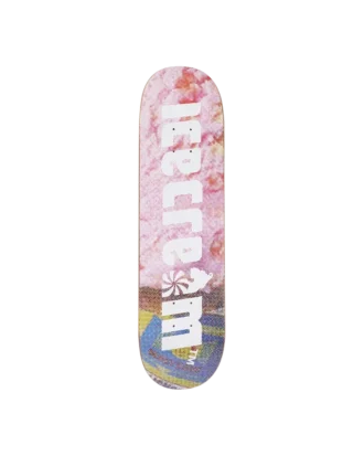 Tabla de skate con el logotipo «Spellout»